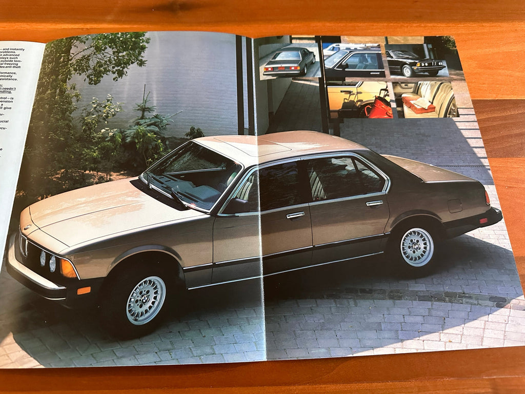 BMW-E23 733i, 1982 Foldout-Dealership-Sales-Brochure