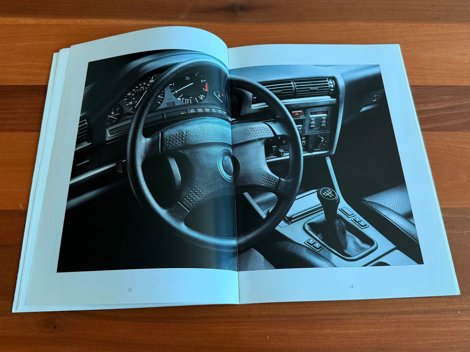BMW-E30 318is 318i 1990-Dealership-Sales-Brochure
