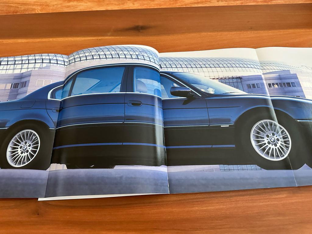 BMW-E38, 2001-Dealership-Sales-Brochure