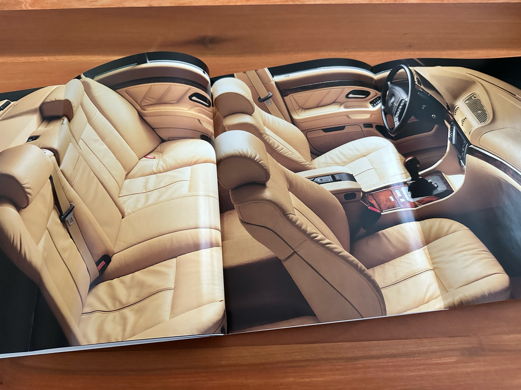 BMW-E38, 2001-Dealership-Sales-Brochure