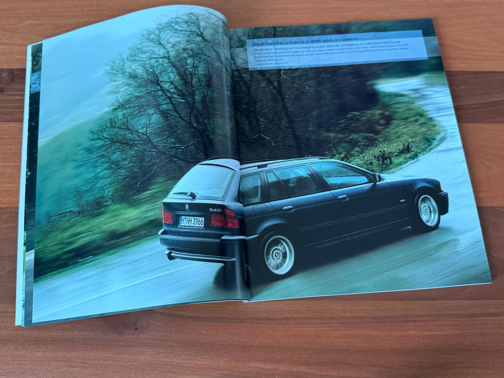 BMW-E39 Touring, 2002-Dealership-Sales-Brochure