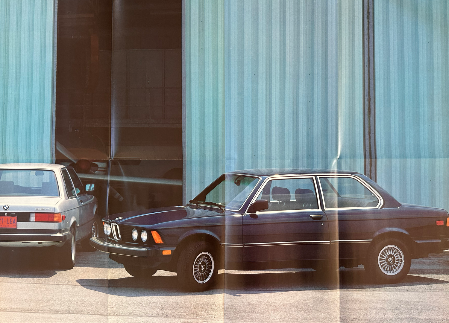 BMW-E21 320i, 1982 Foldout-Dealership-Sales-Brochure