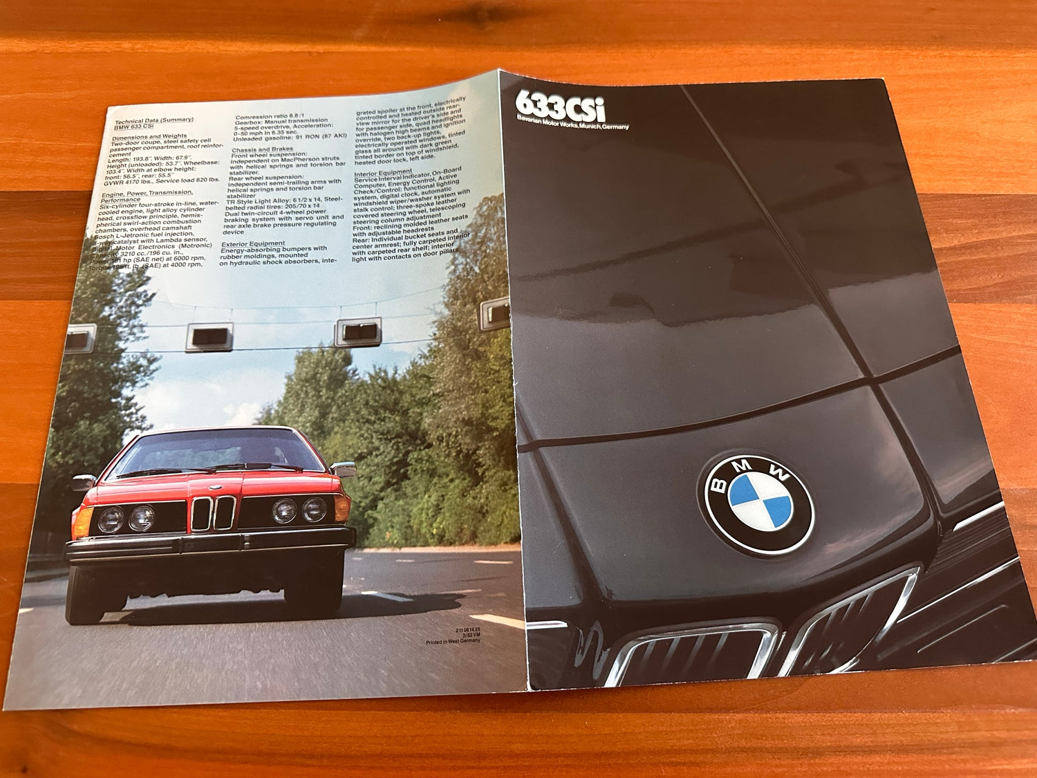 BMW-E24 633CSi, 1982 Foldout-Dealership-Sales-Brochure