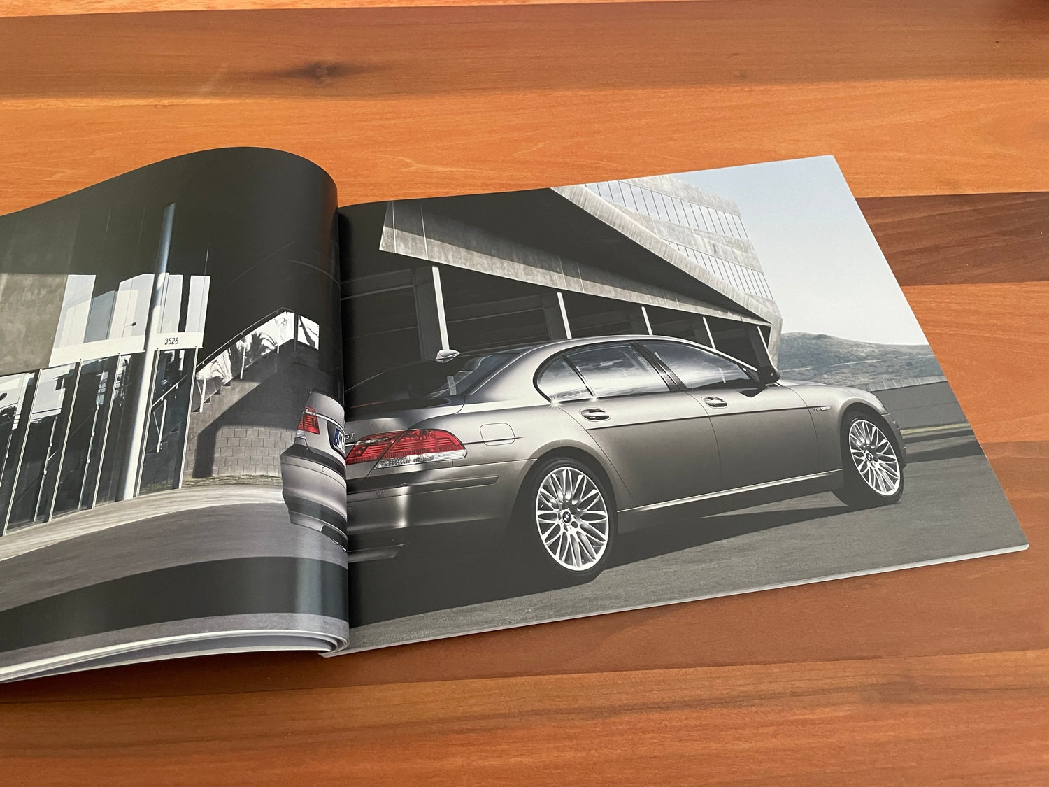 BMW E65 & E66 7 Series Dealership Sales Brochure, 2006